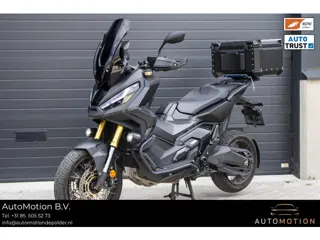 Honda X-ADV 750 | Akra| Mistlampen | Koffer | Smoked Windscherm