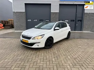 Peugeot 308 1.6 BlueHDi Blue Lease Executive Pano