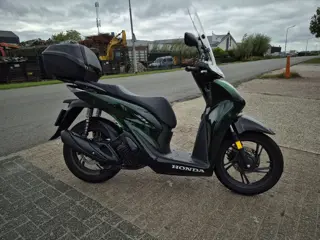 Honda SH125 Vetro motorscooter uit 2024