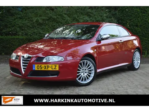 Alfa Romeo GT 1.9 JTD Q2 | Nwe APK | Airco |