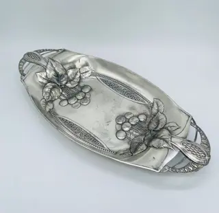 Art Nouveau broodtray