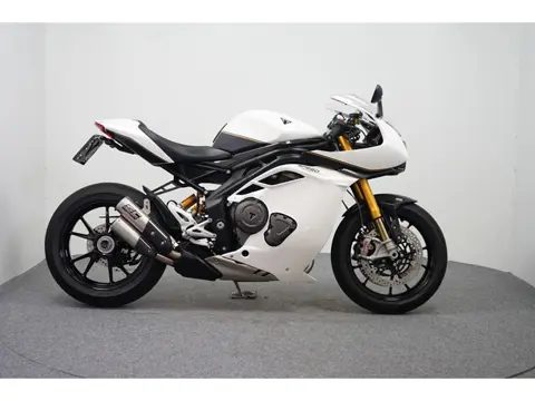 Triumph SPEED TRIPLE RR 1200 FULL FAIRING (bj 2023)