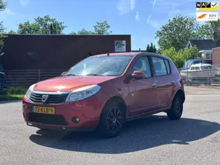 Dacia Sandero 1.2 Lauréate Airco*14-06-2027 APK*Trekhaak*NAP*Elektrische ramen*Stuurbekrachtiging*