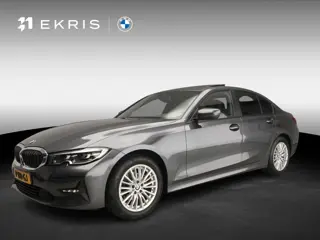 BMW 3 Serie Sedan 318i | LED | Navigatie | Schuifdak | Sportstoelen | Stoelverwarming | DAB | Hifi s