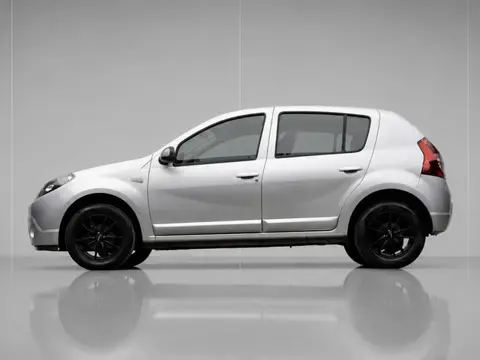 Dacia Sandero 1.2 Blackline (AIRCO,BLUETOOTH,CRUISE,SPORTSTOELEN,NIEUWE APK,LM VELGEN,GETINT,NETTEST