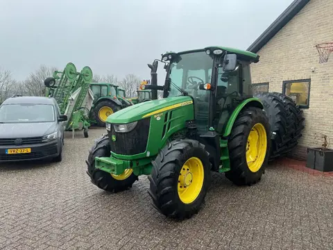 John Deere 5090R