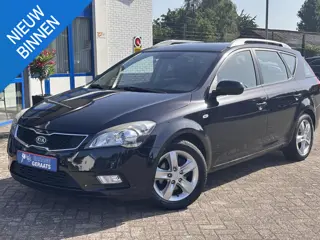 Kia cee'd Sporty Wagon 1.6 CVVT Super Pack l Trekhaak, Navigatie, Cruise & Climate Control, Parkeers