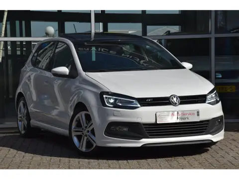 Volkswagen Polo 1.2 TSI Highline R-Line | Pano Dak | Xenon | Stoelverwarming | Cruise | PDC | Clima