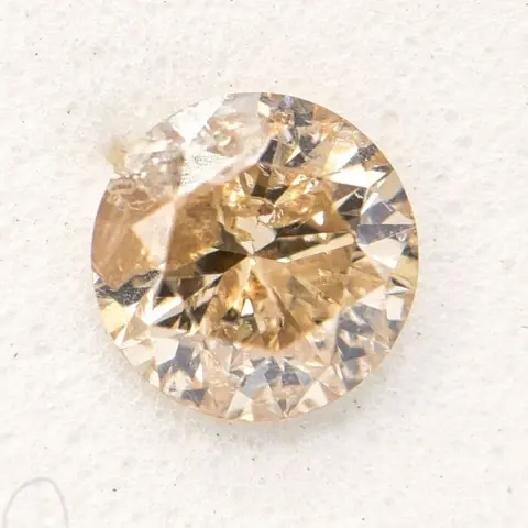 1 pcs Diamant - 0.63 ct - Rond - Natural Fancy Light