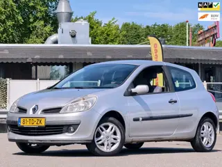 Renault Clio 1.6-16V Privilège // AUTOMAAT / AIRCO