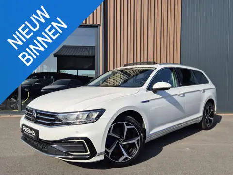 Volkswagen Passat Variant 1.4 TSI PHEV GTE Business | BTW | Pano | Camera | Trekhaak | LED | 18''