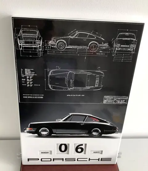 Decoratief object - Porsche 911 Rotary Calendar (Limited