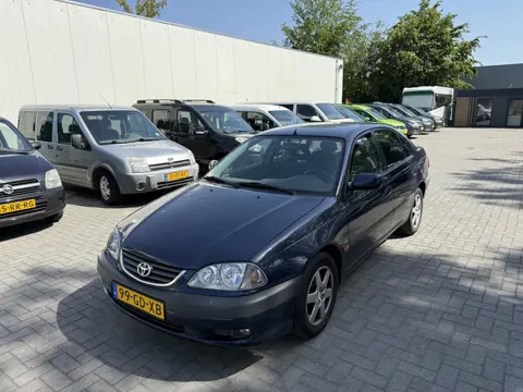 Toyota Avensis 1.8-16V Linea Sol AUTOMAAT + AIRCO