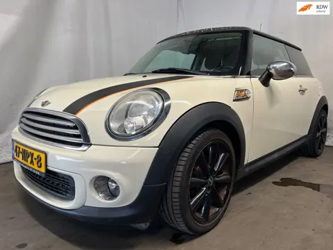 Mini 3-Deurs 1.6 One MINIMALIST Business Line - Schade