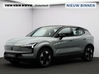 Volvo EX30 Single Motor Plus Automaat / Verwarmde voorstoelen / Verwarmd stuurwiel /  Glossy zwart d
