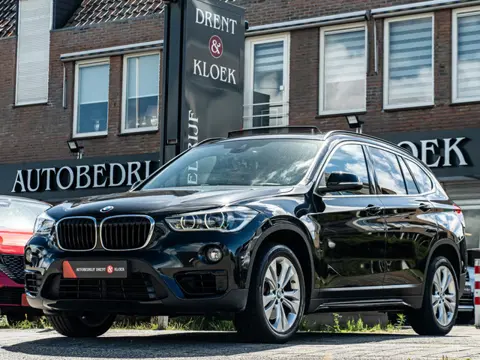 BMW X1 sDrive20i Executive PANO HARMAN KARDON HUD CAMERA MEMORY STOEL ADAP CRUISE
