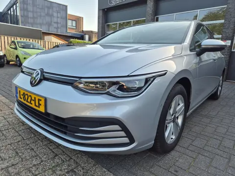 Volkswagen Golf 1.0 TSI Life Business