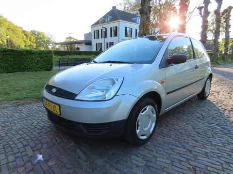 Ford Fiesta 1.3 Style Stuurbekrachtiging Trekhaak ***Goed Onderhouden***Zuinige Auto***
