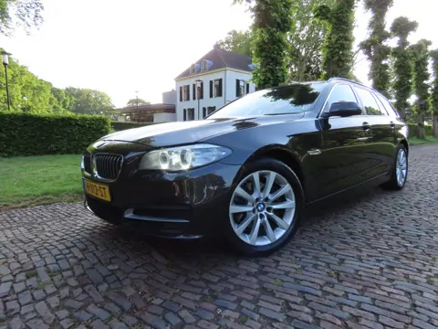 BMW 5 Serie Touring 520d High Executive Leer Keyless Led BI Xenon Stoelverwarming Pdc Navigatie Bleu