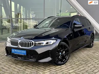BMW 3-serie Touring 330e Plug In Hybride M Sport 292pk HU Display / 360 Camera / Stoelverwarming