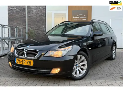 BMW 5-serie Touring 523i Business Line | Dealer onderhouden | Zeer netjes |