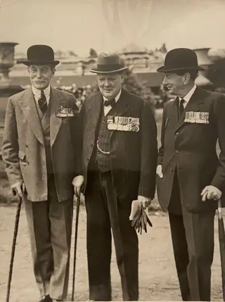 Fotobureau Holland - Winston Churchill at naval volunteers
