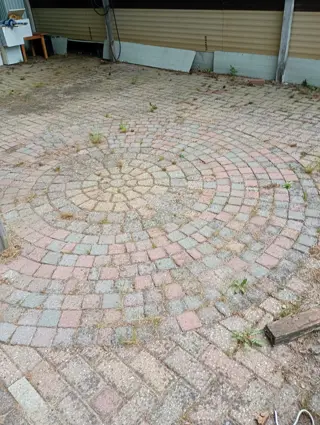 Gratis af te halen: betonklinkers en sierbestrating