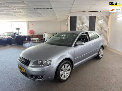 Audi A3 2.0 FSI Automaat,Unieke kilometers,Cruise,Clima,Parksensor,N.A.P,Lm velgen,2 sleutels+boekje