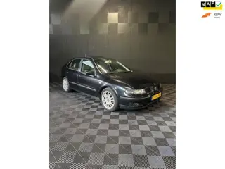 Seat Leon 1.8-20V Signo | Leder | Pano | Clima | Nieuwe APK |