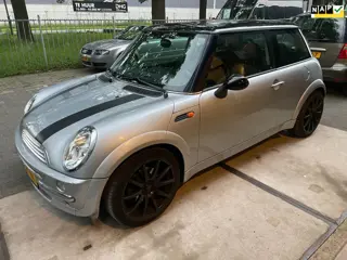 Mini 3-Deurs 1.6 Cooper Chili INRUIL KOOPJE PANO LM VELGEN HALF LEER ZO MEENEMEN