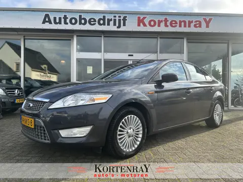Ford Mondeo 2.0-16V titanium nieuwstaat/ecc airco/pdc/cruise control/trekhaak/nieuwstaat