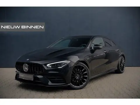 Mercedes-Benz CLA-Klasse 180 Business Solution AMG | Stoelverwarming | Parkeersensoren | Navigatie |