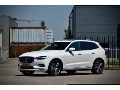 Volvo XC60 2.0 T8 Twin Engine AWD Inscription / NL auto / 1e Eig. / Luchtvering / Pano