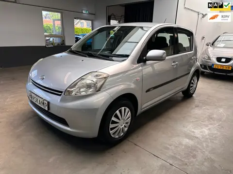 Daihatsu Sirion 2 1.0-12V Premium