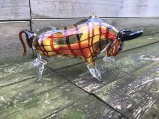 Stier , glazen stier , kleurrijk ,stier van glas , kado