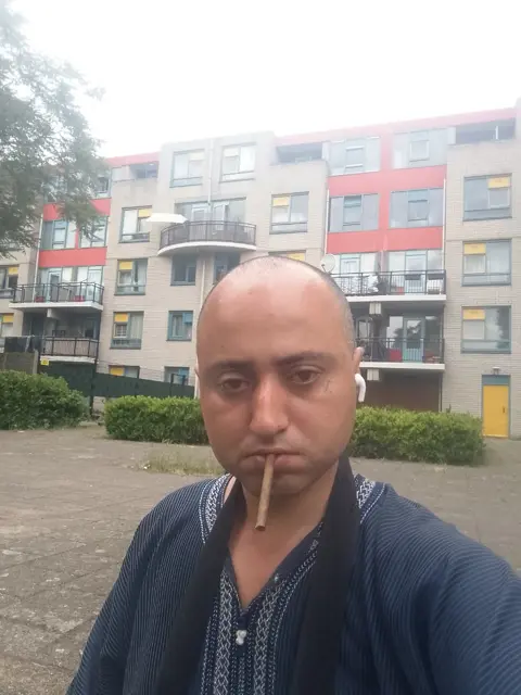 welke vrouw durft me een knietje in mijn kruis te geven?