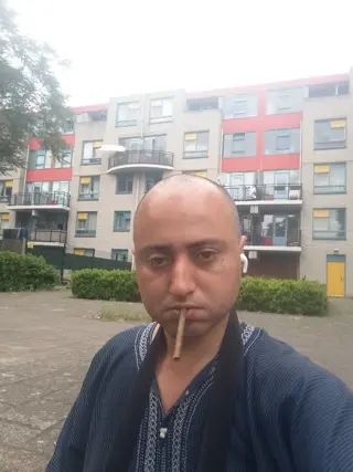 welke vrouw durft me een knietje in mijn kruis te geven?