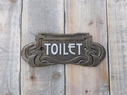 Toilet, wc , bord van het toilet , Art Nouveau stijl