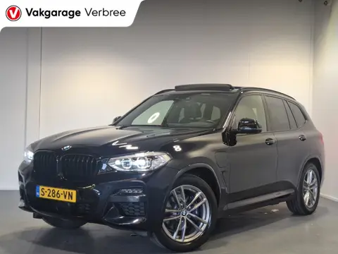 BMW X3 xDrive30e High Executive | M-sport | Navigatie/Apple Carplay | LM Velgen 18" | Voorstoelen Ve