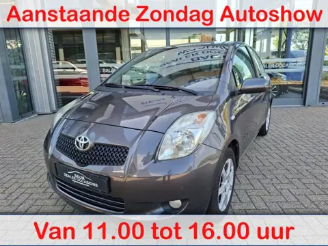 TOYOTA YARIS 1.3 VVTI COOL AIRCO LEDER LMV