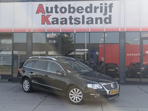 Volkswagen Passat Variant 2.0 TDI Highline - Automaat - Cruise - Trekhaak - Navi