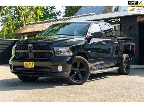 Dodge Ram 1500 5.7 V8 4x4 Crew Cab Big Horn Trekhaak I LPG I Sidebars I CarPlay I BTW I NAP