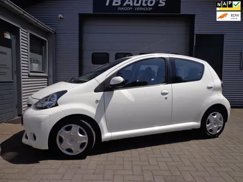 Toyota Aygo 1.0 VVT-i Aspiration 5-DRS ! AIRCO / 120.423 KM !