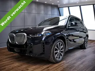 BMW X5 xDrive50e M Sport Sky Lounge Panoramadak Wegklapbare trekhaak Harman-Kardon Sound Keyless Ent