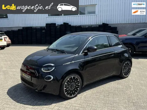 Fiat 500 e La Prima 42 kWh *carplay *climate *leer *jbl *17"
