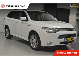 Mitsubishi Outlander 2.0 PHEV instyle+ // SCHUIFDAK // CLIMA // CRUISE CONTROLE //