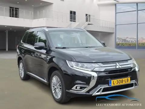 Mitsubishi Outlander 2.4 PHEV Intense (bj 2021, automaat)