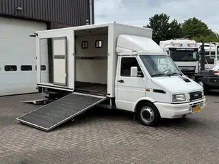Iveco Daily 35-10.1 / Paardenwagen / Horsetruck / Paardenvervoer / B-rijbewijs / Zijlaadklep / Laadk