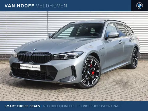 BMW 3 Serie Touring 330e xDrive M Sport Automaat / Panoramadak / Active Cruise Control / Adaptieve L