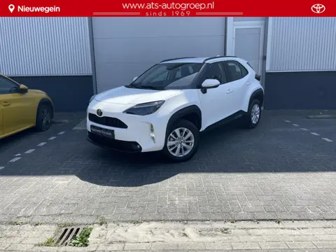 Toyota Yaris Cross 1.5 Hybrid 115 Active | Stoel- , stuur- en voorruitverwarming | 15.000 Km